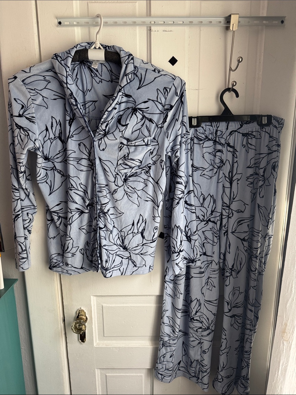 Nicole Miller Periwinkle Blue Floral Pajama Set - Long Sleeve Top & Pants Size M
